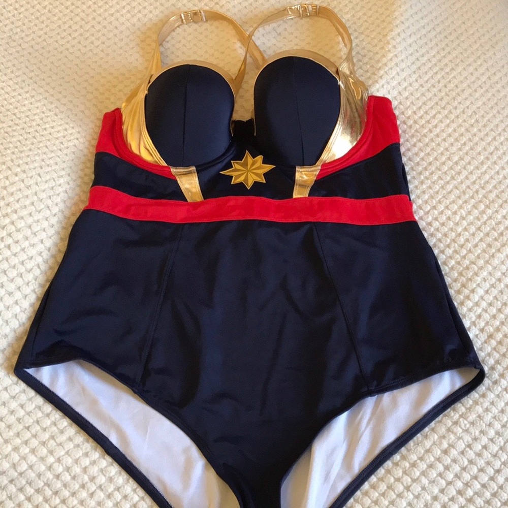Torrid size 2 (18-20) Marvel edition swimsuit